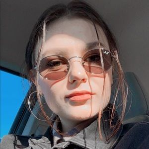 Meet your Posher, Tania